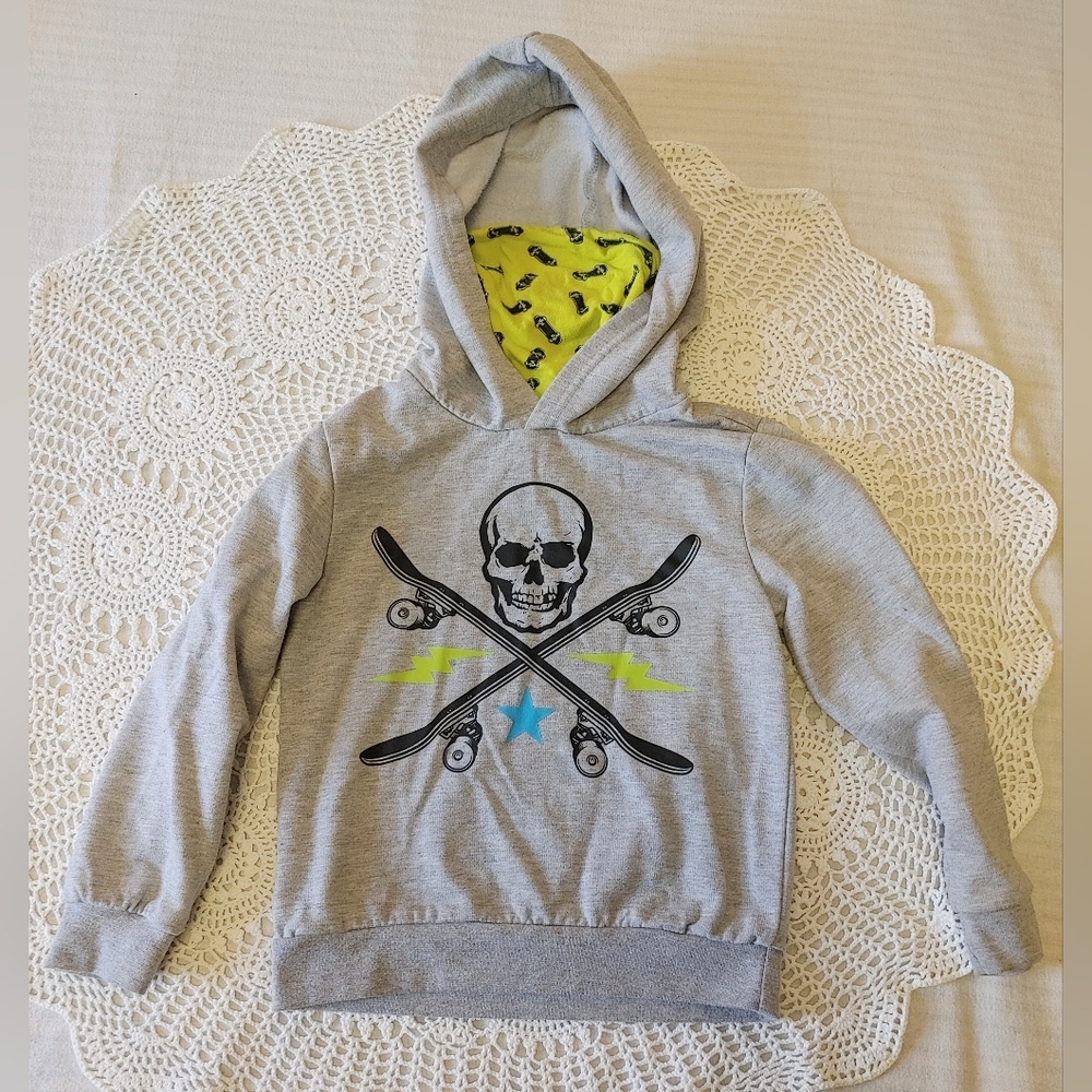 HOODIE HERO Grey Skull Skateboard Graphic Hoodie Built In Neck Gaiter